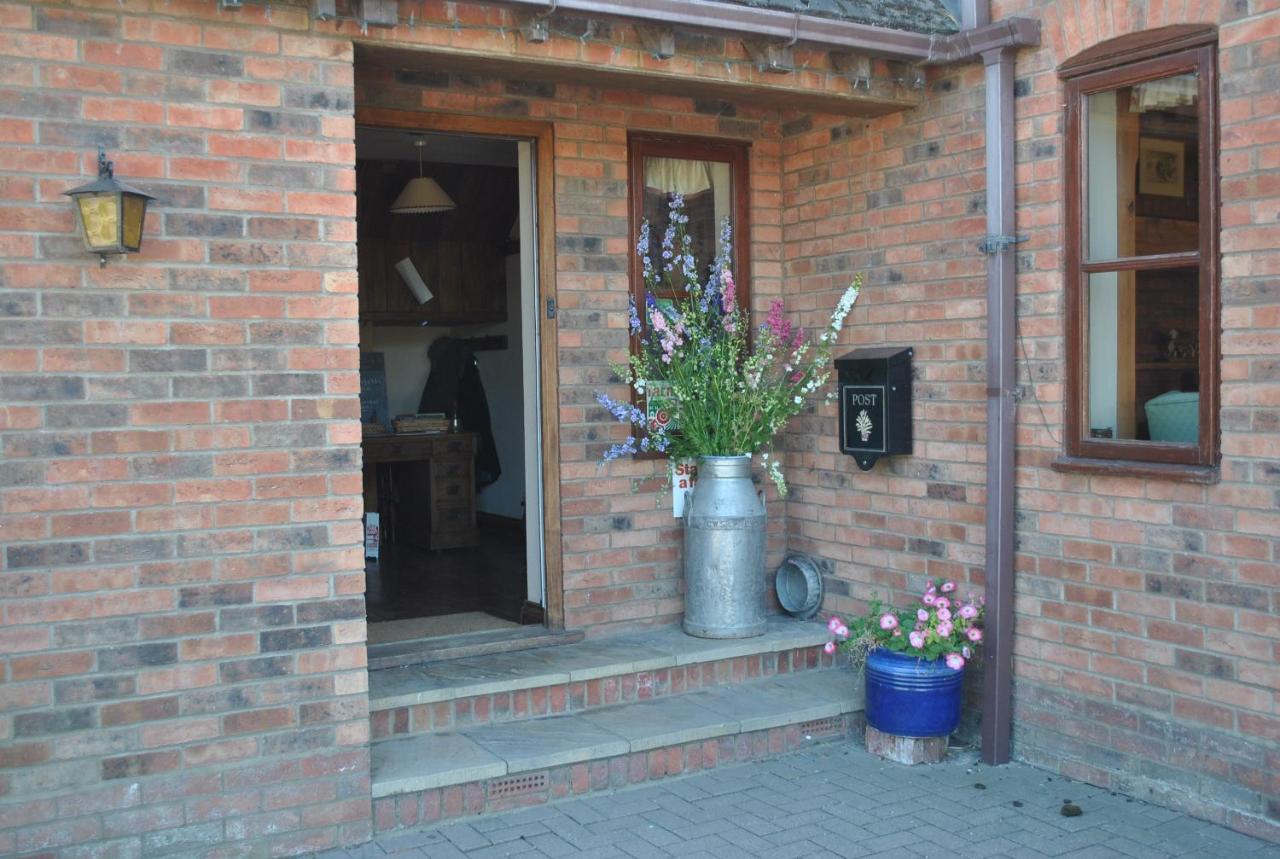 Elms Farm Villa Alderton  Bagian luar foto